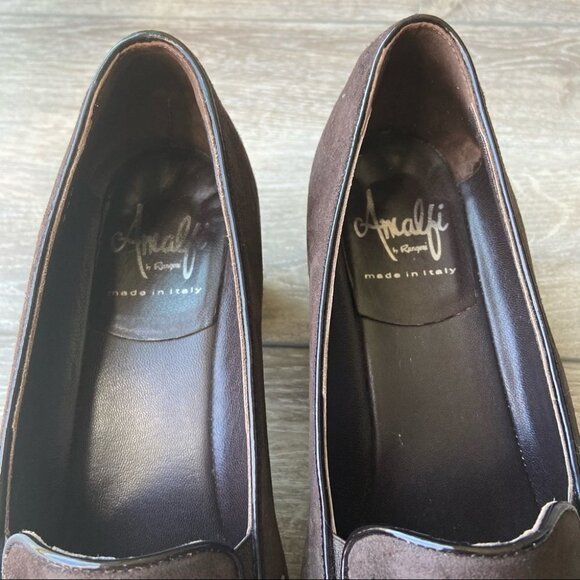 AMALFI BY RANGONI Serge Chain Suede Loafer Pump - Picture 7 of 11